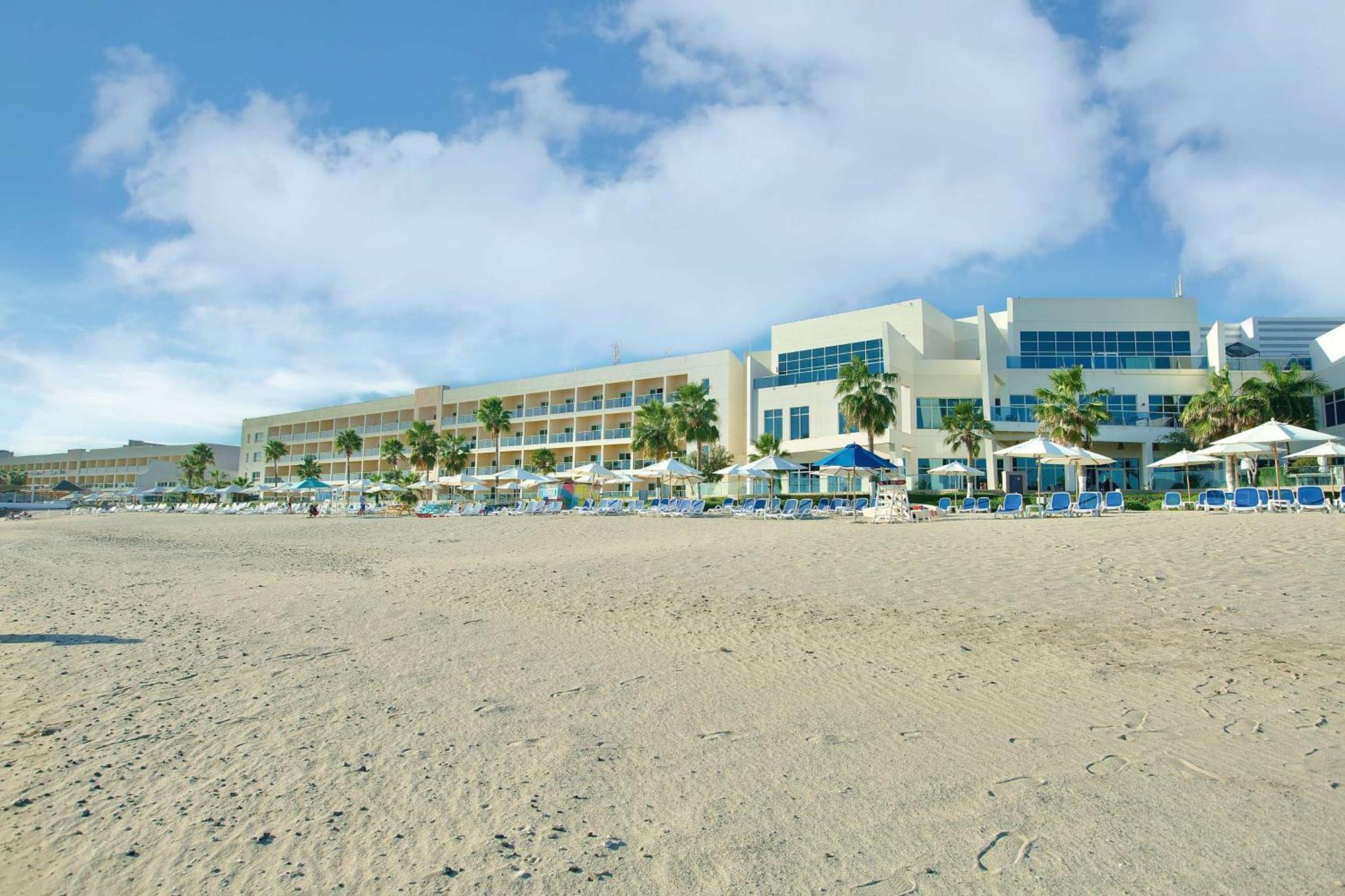 Radisson Blu Resort, Fujairah Ngoại thất bức ảnh The Atlantis Paradise Island Resort